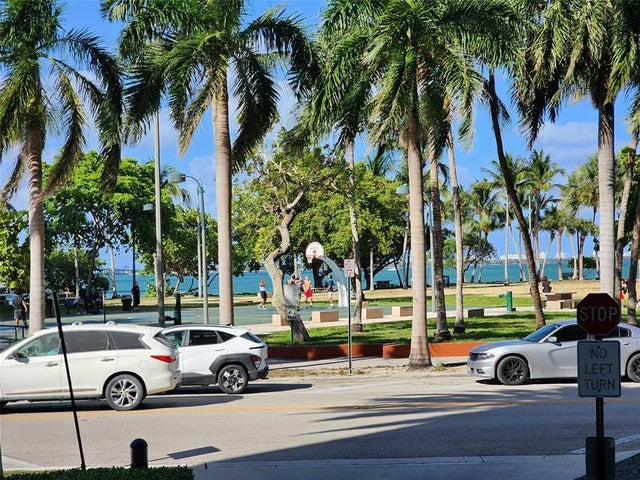 4 of 34 - 1900 N Bayshore Drive 1012, Miami, FL