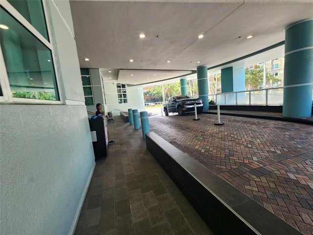 5 of 34 - 1900 N Bayshore Drive 1012, Miami, FL