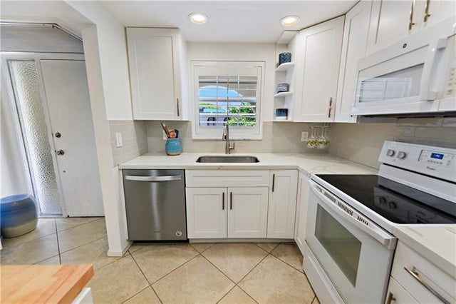 4 of 40 - 775 Jeffery St. 303, Boca Raton, FL