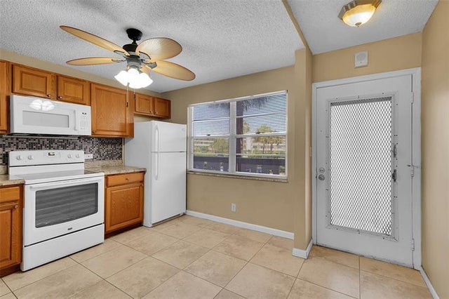 5 of 42 - 2903 Victoria Cir C2, Coconut Creek, FL