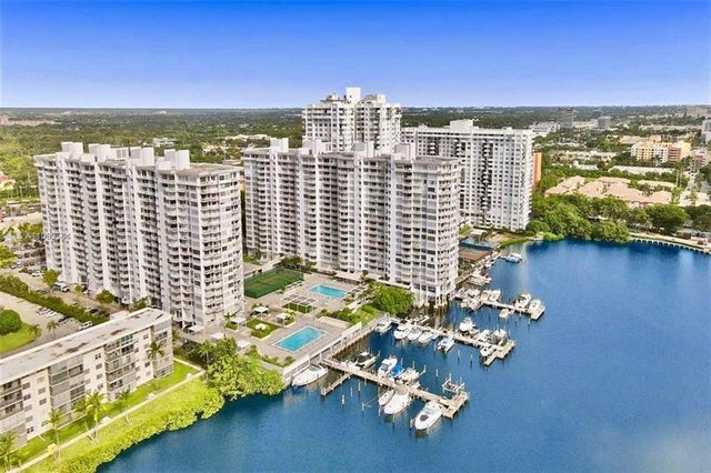 1 of 35 - 18031 Biscayne Blvd 1104, North Miami Beach, FL