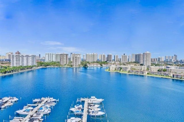 2 of 35 - 18031 Biscayne Blvd 1104, North Miami Beach, FL