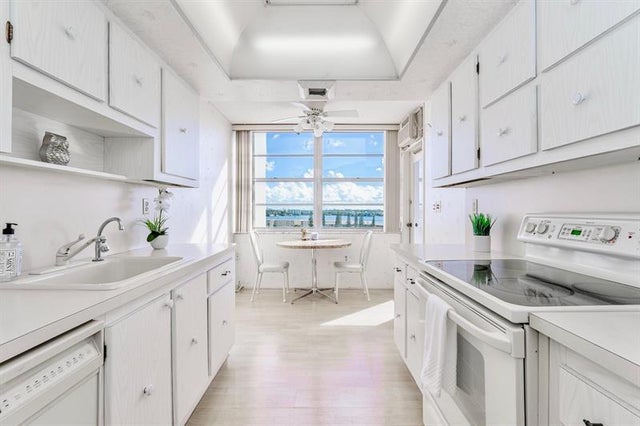 4 of 35 - 18031 Biscayne Blvd 1104, North Miami Beach, FL