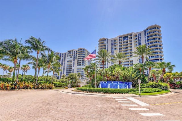 5 of 82 - 6001 N Ocean Dr 402, Hollywood, FL