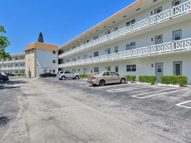 1 of 43 - 3506 Nw 49th Ave 416, Lauderdale Lakes, FL