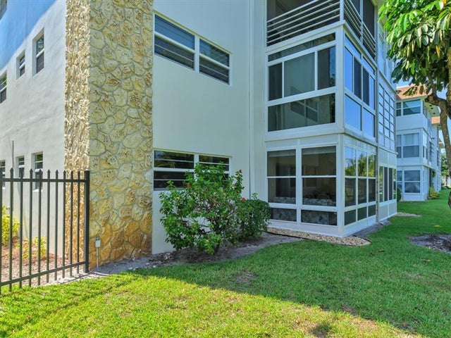 2 of 43 - 3506 Nw 49th Ave 416, Lauderdale Lakes, FL
