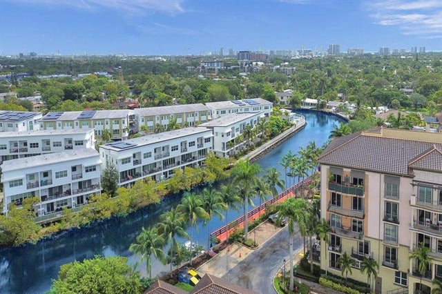2 of 70 - 2633 Ne 14th Ave 400, Wilton Manors, FL