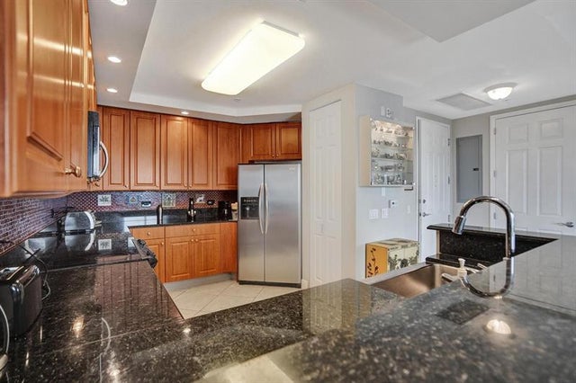 4 of 70 - 2633 Ne 14th Ave 400, Wilton Manors, FL