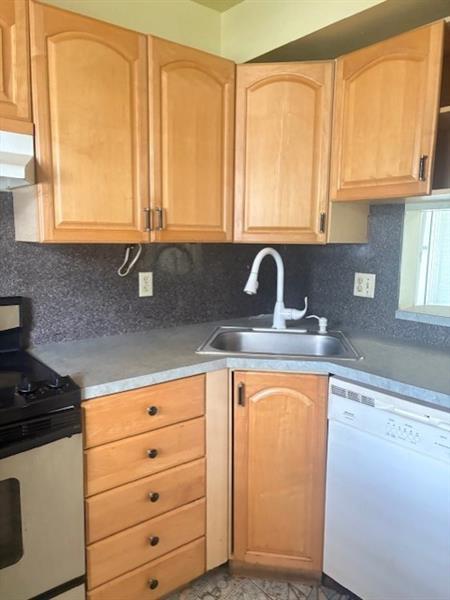 3 of 14 - 8380 Lagos De Campo Blvd 110, Tamarac, FL