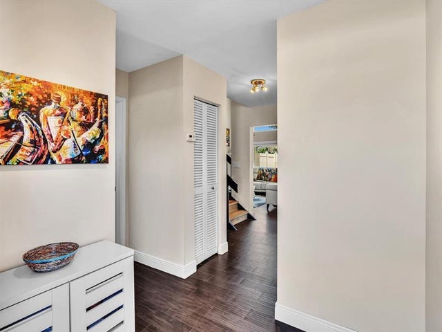 3 of 56 - 3432 Ne 16th Ave, Oakland Park, FL