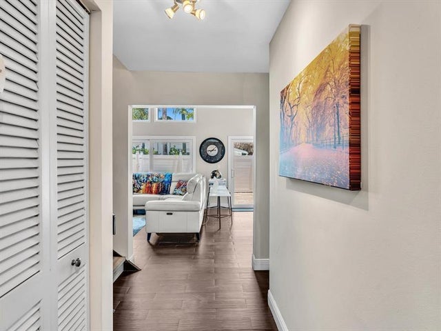 4 of 56 - 3432 Ne 16th Ave, Oakland Park, FL