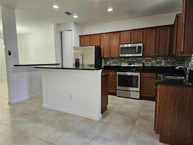 3 of 25 - 9627 Watercrest Isle, Parkland, FL