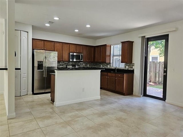 4 of 25 - 9627 Watercrest Isle, Parkland, FL