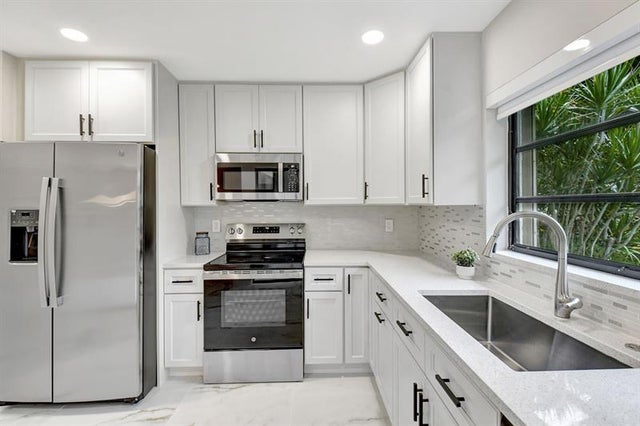 2 of 32 - 4724 Greentree Cir B, Boynton Beach, FL