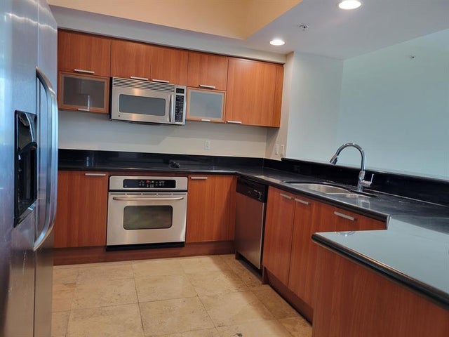 3 of 17 - 15051 Royal Oaks Ln 902, North Miami, FL