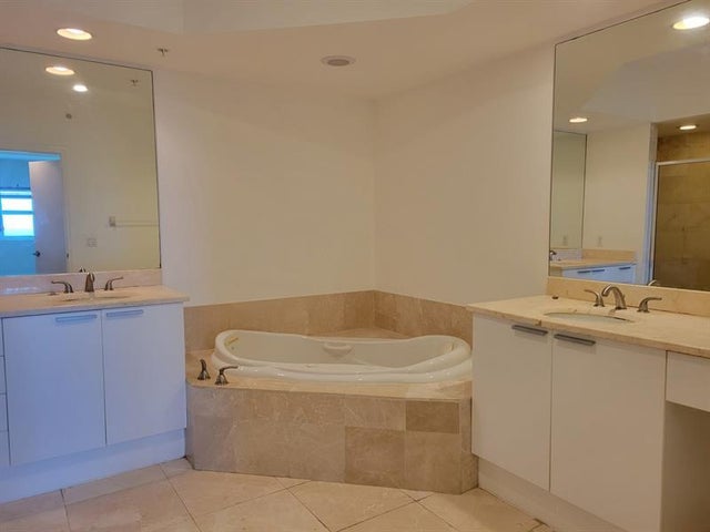 5 of 17 - 15051 Royal Oaks Ln 902, North Miami, FL