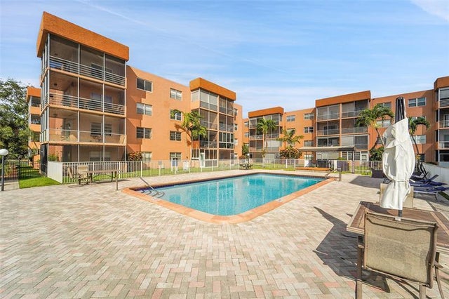 5 of 23 - 3048 E Sunrise Lakes Dr 112, Fort Lauderdale, FL