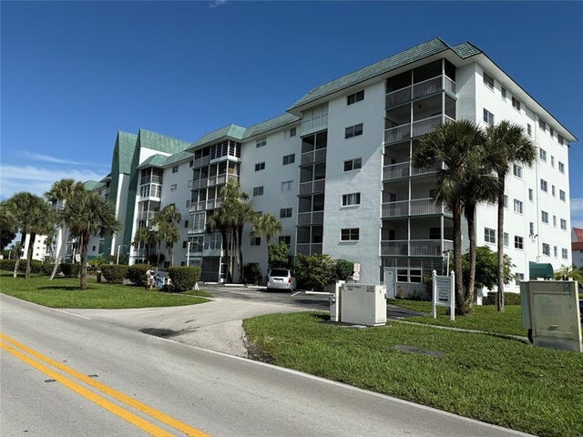 1 of 20 - 4751 Nw 21st St 216, Lauderhill, FL