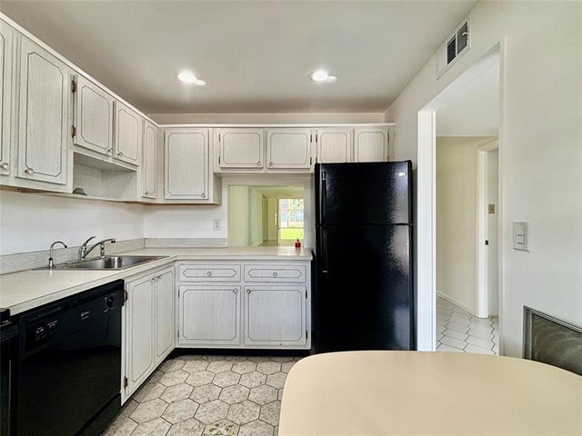 5 of 32 - 7600 Nw 5th Pl 102, Margate, FL