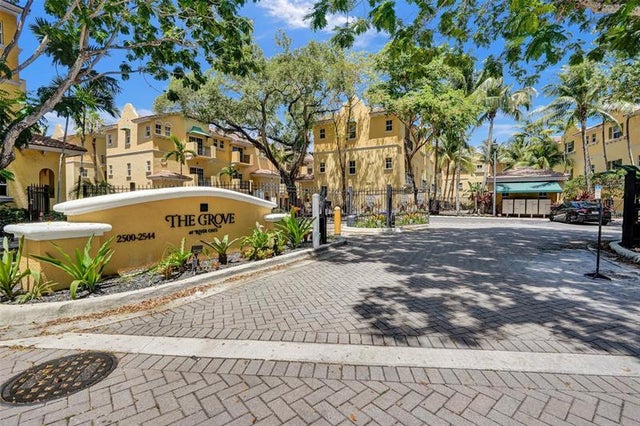 4 of 30 - 2540 Sw 14th Av 202, Fort Lauderdale, FL