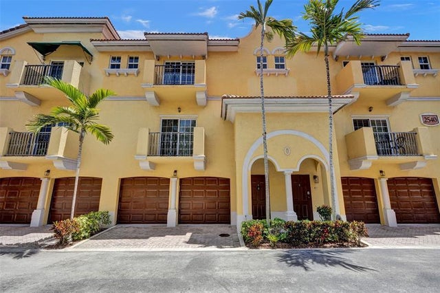 5 of 30 - 2540 Sw 14th Av 202, Fort Lauderdale, FL