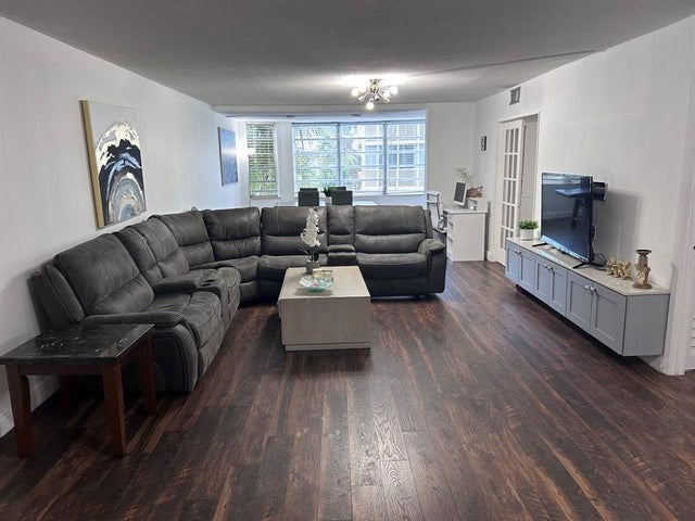 1660 Ne 191st St 208-1, Miami