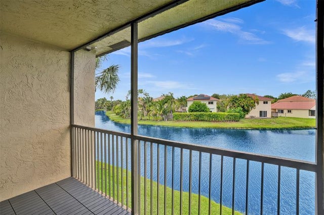 1 of 33 - 374 Lakeview Dr 203, Weston, FL
