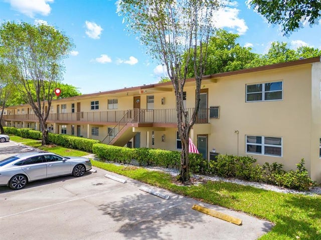 2 of 28 - 7610 Nw 1st St 204, Margate, FL