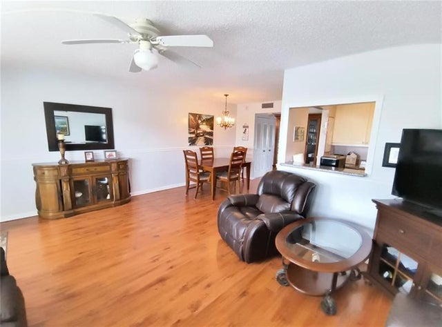 5 of 67 - 2116 Cambridge E 2116, Deerfield Beach, FL