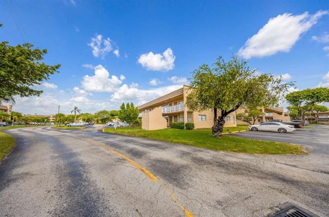 2 of 22 - 9101 Sunrise Lakes Blvd 216, Sunrise, FL