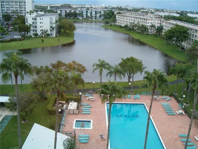 2112 S Cypress Bend Dr 401, Pompano Beach
