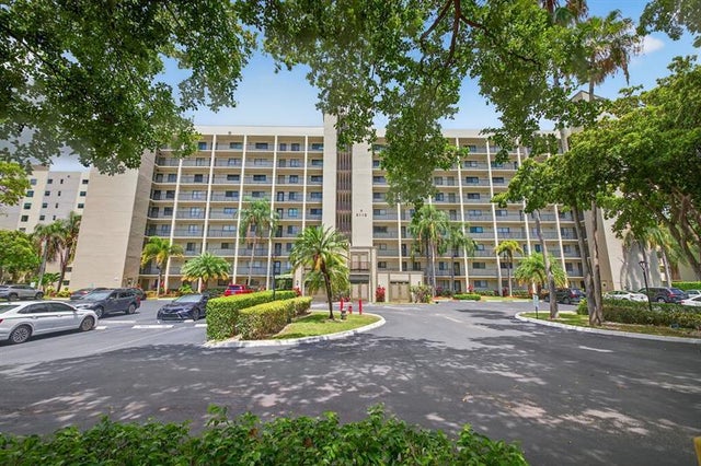 2 of 75 - 2112 S Cypress Bend Dr 401, Pompano Beach, FL