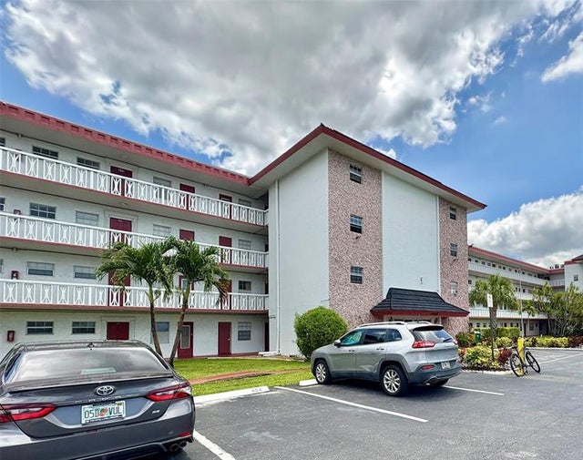 1 of 31 - 4140 Nw 44th Ave 116, Lauderdale Lakes, FL