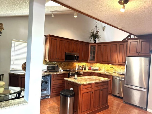 5 of 28 - 7680 Nw 79th Ave P1, Tamarac, FL