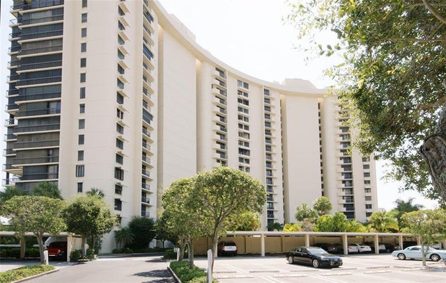 2480 Presidential Way 1703, West Palm Beach