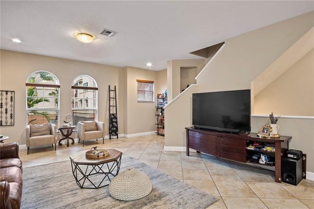 5 of 39 - 1033 Ne 17th Way 1103, Fort Lauderdale, FL