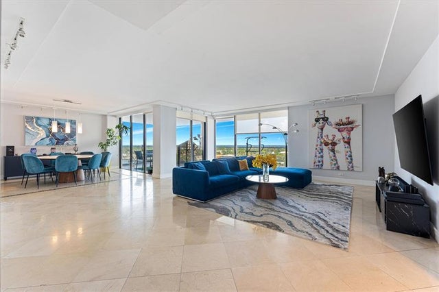 1 of 30 - 19707 Turnberry Way 9j, Aventura, FL