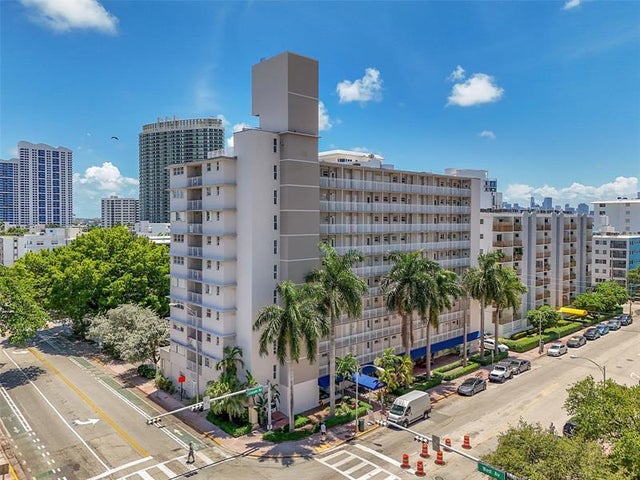 1 of 20 - 1300 Lincoln Rd D-804, Miami Beach, FL
