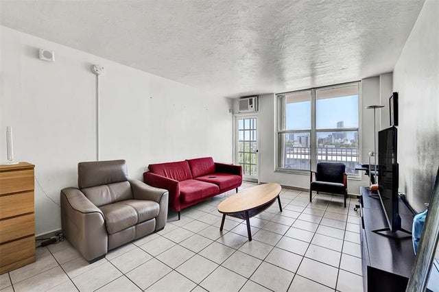 4 of 20 - 1300 Lincoln Rd D-804, Miami Beach, FL
