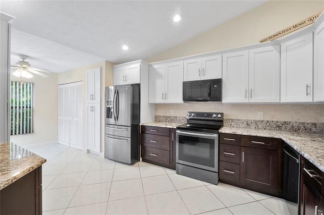 5 of 32 - 22665 Meridiana Dr, Boca Raton, FL