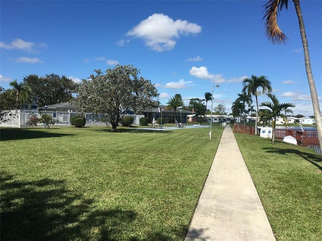 5 of 22 - 2309 Park Lane 114, Hollywood, FL