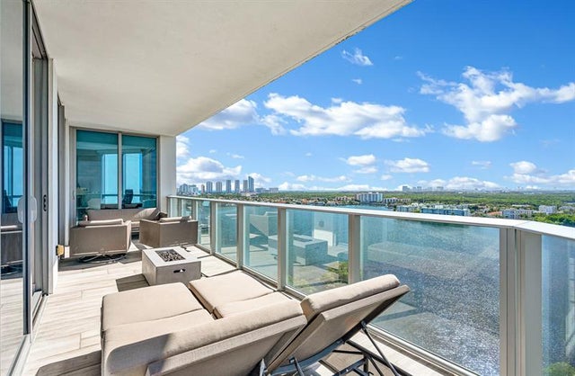 3 of 58 - 17111 Biscayne Blvd 1702, North Miami Beach, FL