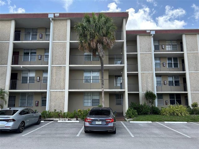 1 of 10 - 2601 Nw 48th Ter 143, Lauderdale Lakes, FL