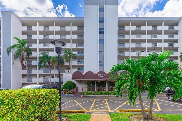 2 of 28 - 5900 Nw 44th St 115, Lauderhill, FL