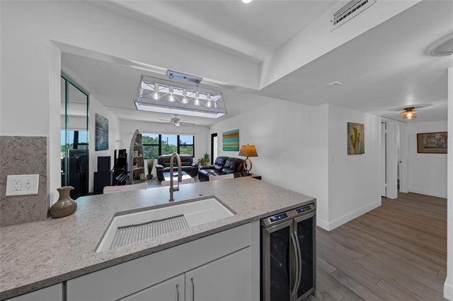 5 of 47 - 900 River Reach Dr 518, Fort Lauderdale, FL
