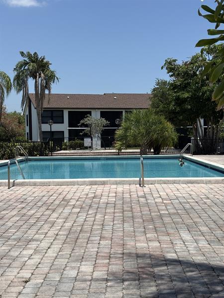 4 of 25 - 201 W Lake Pointe Dr 107, Oakland Park, FL
