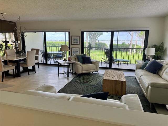 1 of 39 - 218 Ne Edgewater Dr 218, Stuart, FL