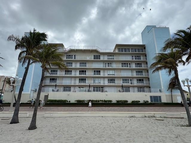 1 of 19 - 300 Oregon St 401, Hollywood, FL