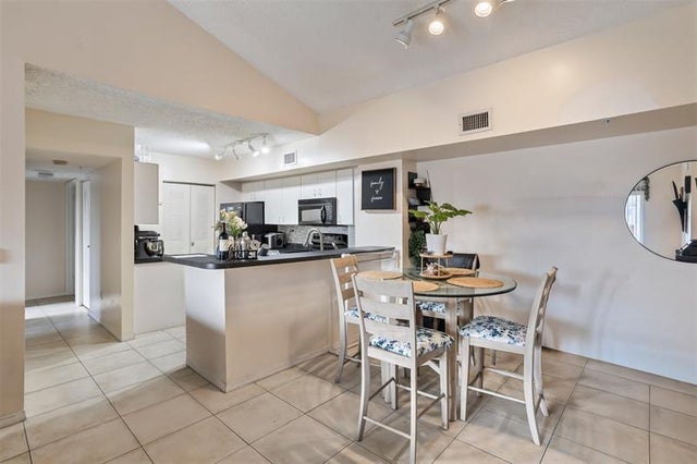 4 of 20 - 2620 S University Dr 310, Davie, FL