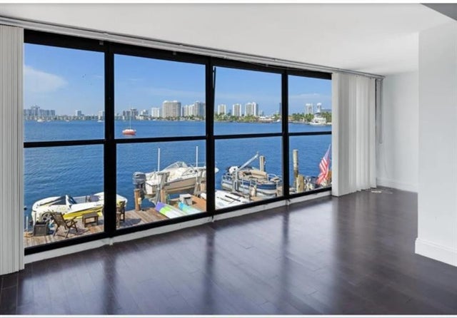 2 of 23 - 2769 Ne 165th Ter 25, North Miami Beach, FL
